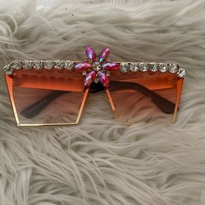🌺Red Bedazzled square sunglasses🌺